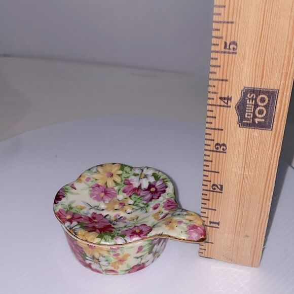 Vintage Floral Tea Strainer Porcelain 2 Piece Set with Gold Accents - Picture 10 of 10